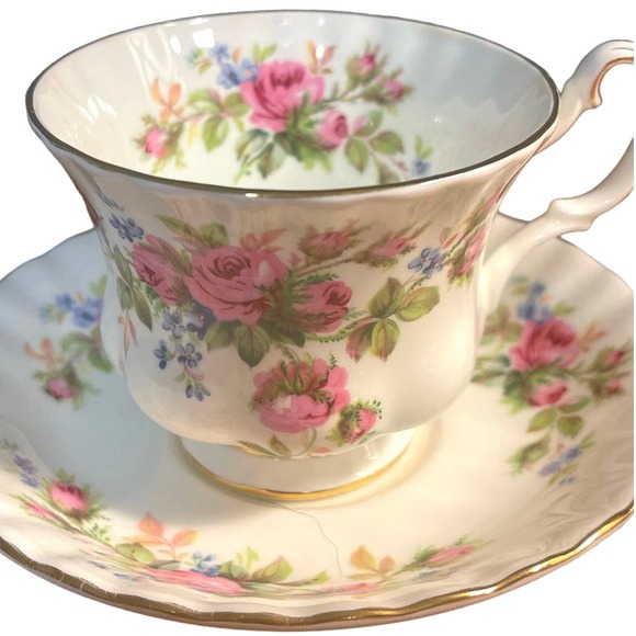 VINTAGE ROYAL ALBERT TEACUP AND SAUCER - MOSS ROSE - Picture 8 of 9